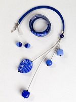 Картинка колье enzo benzo mazzo blue от интернет магазина Прибалтийский трикотаж колье enzo benzo mazzo blue от интернет магазина Прибалтийский трикотаж