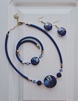 Картинка колье artebaleno betti blue1 от интернет магазина Прибалтийский трикотаж колье artebaleno betti blue1 от интернет магазина Прибалтийский трикотаж