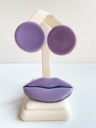 брошь pj murano lips & серьги purple от интернет магазина Прибалтийский трикотаж
